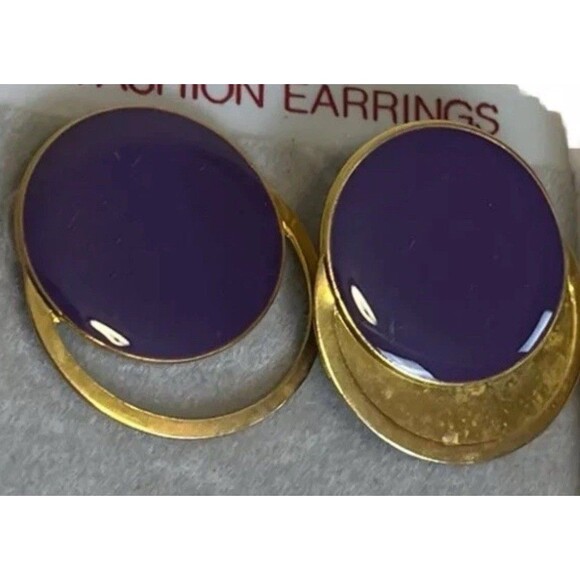 Purple‎ Enamel Disc Pierced Earrings Vintage 80s Gold-tone NWT Retro Career Work - Picture 1 of 3